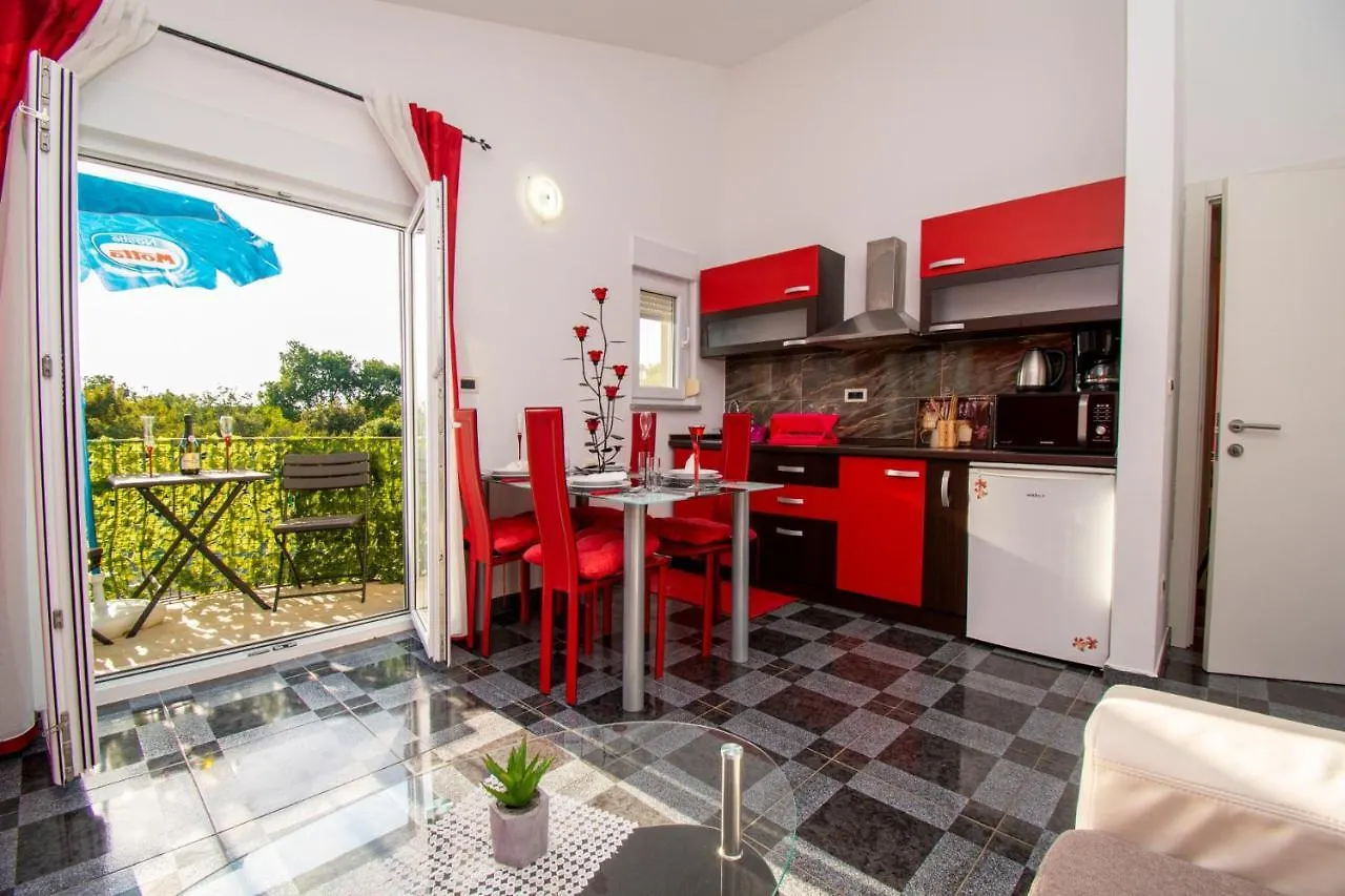 Pensión Apartments With Pool In Pula,Croatia Croacia