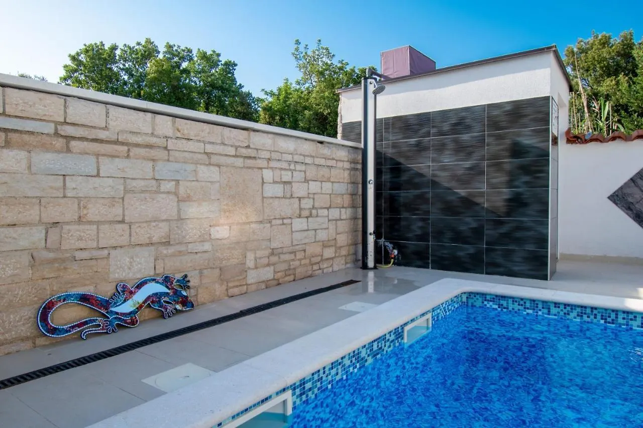 Apartments With Pool In Pula,Croatia 0*, Pula