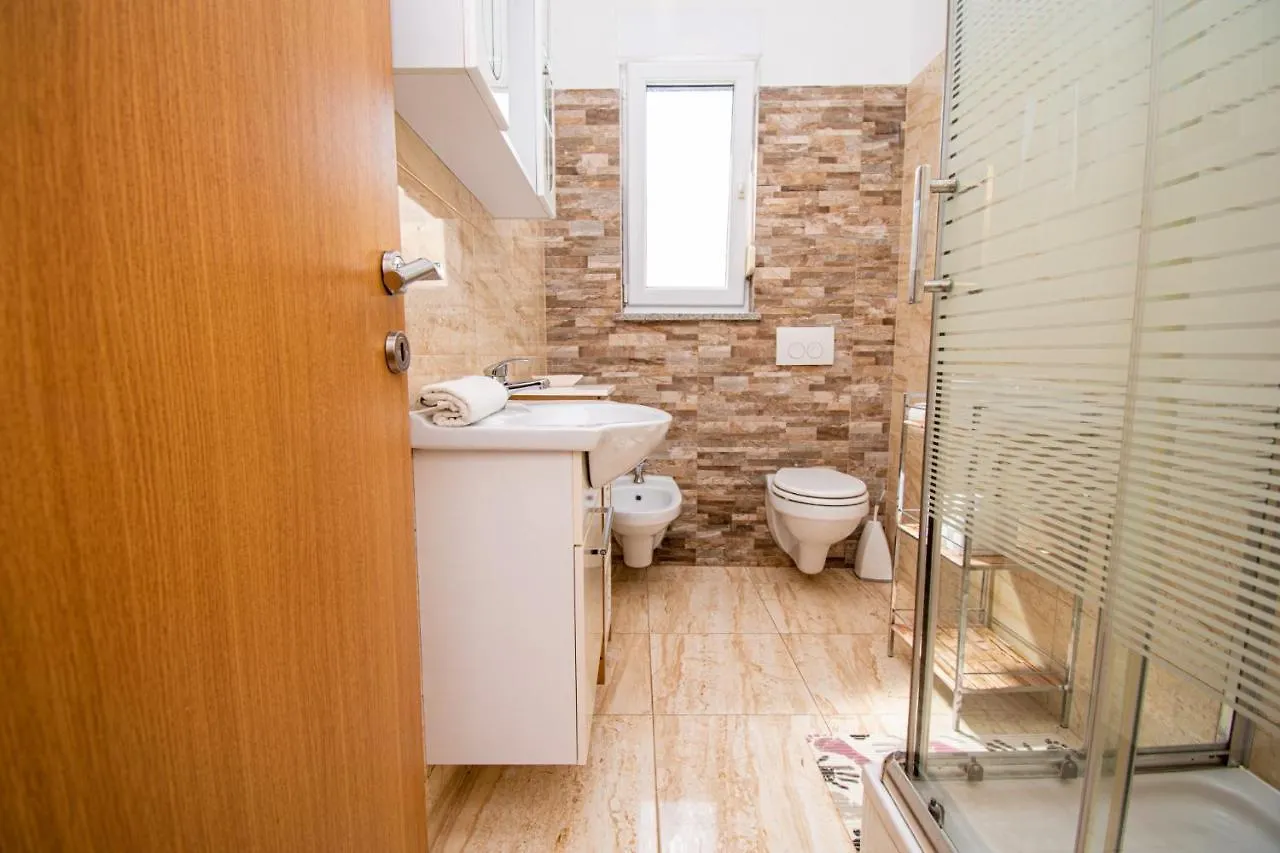 Pensión Apartments With Pool In Pula,Croatia
