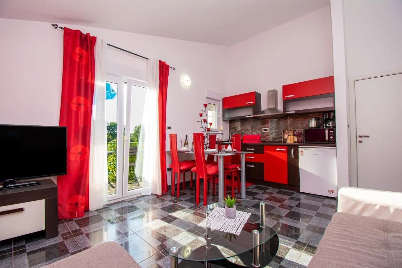 Apartments With Pool In Pula,Croatia