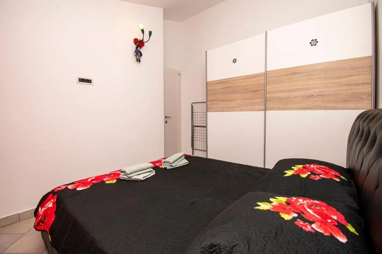 Apartments With Pool In Pula,Croatia Croacia