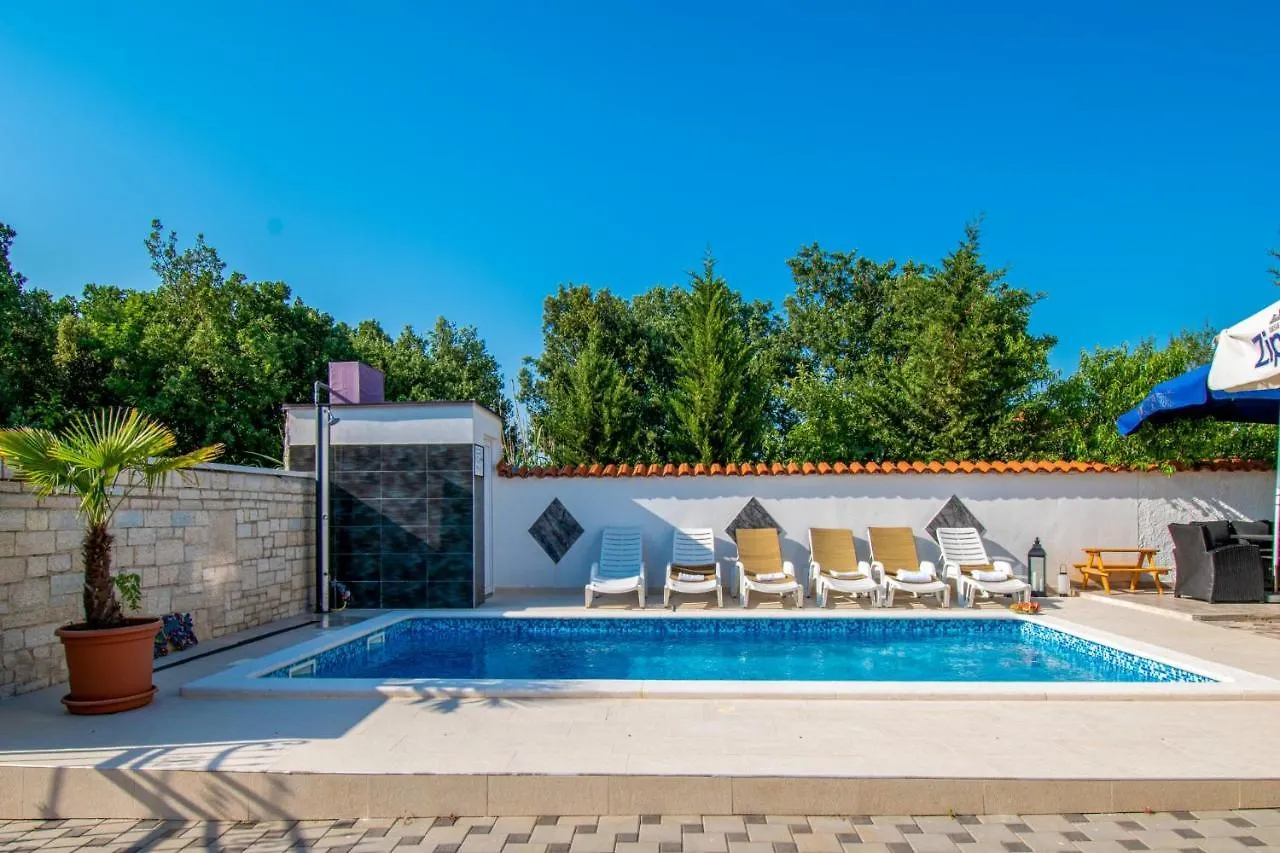 Apartments With Pool In Pula,Croatia Pensión Pula