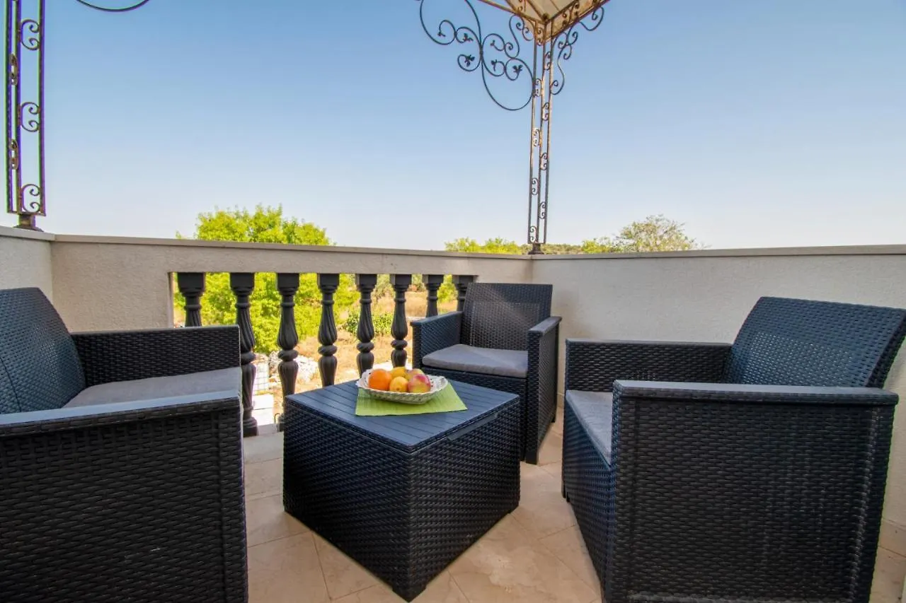 Apartments With Pool In Pula,Croatia Pula